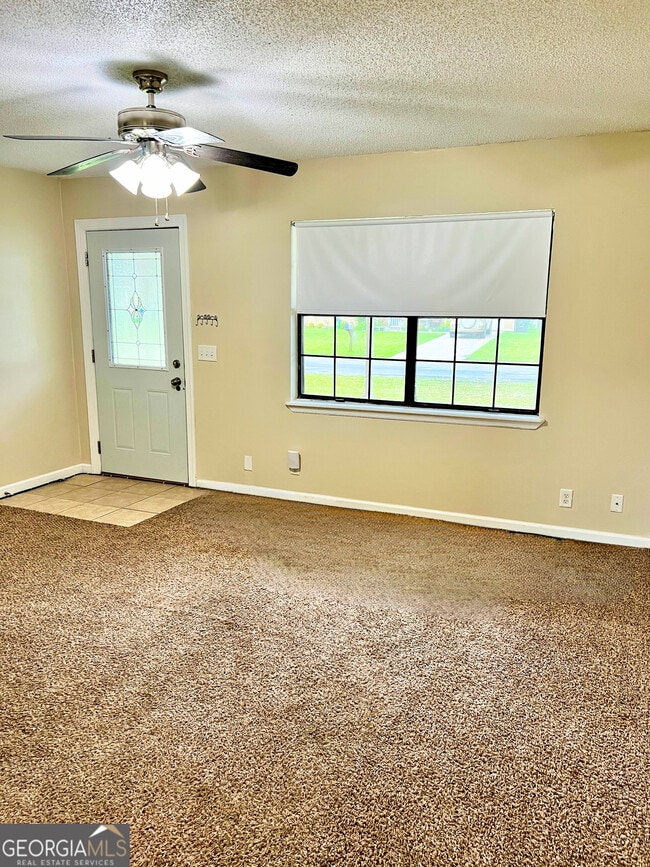 Building Photo - 130 Tapique Cir