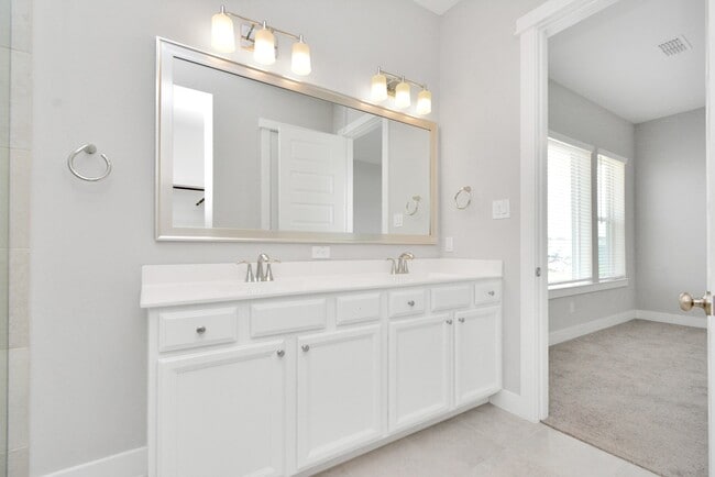 Building Photo - 713 Strawberry Pines Ct