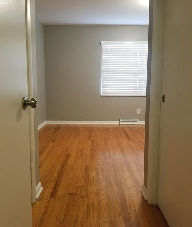 Building Photo - 324 Cumberland Dr