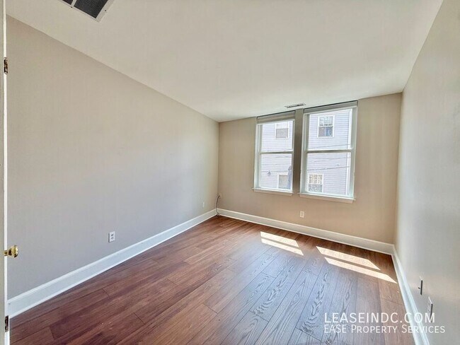 Building Photo - 220 13th St SE