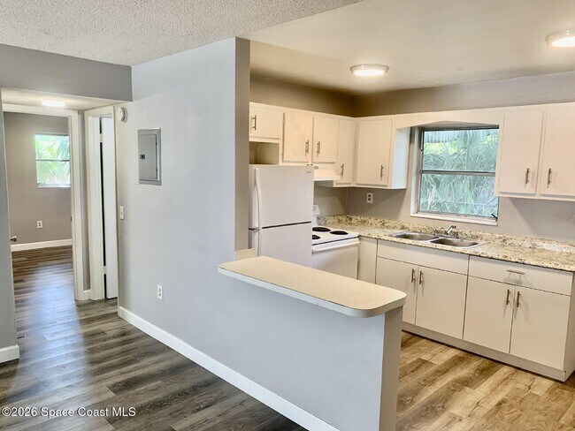 Building Photo - 1624 Mitchell St