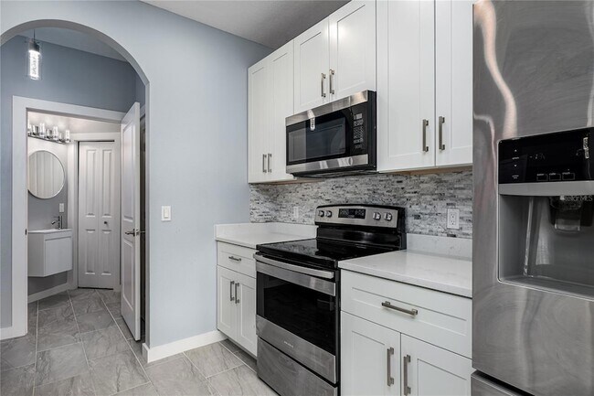 Building Photo - 208 Cape Harbour Loop