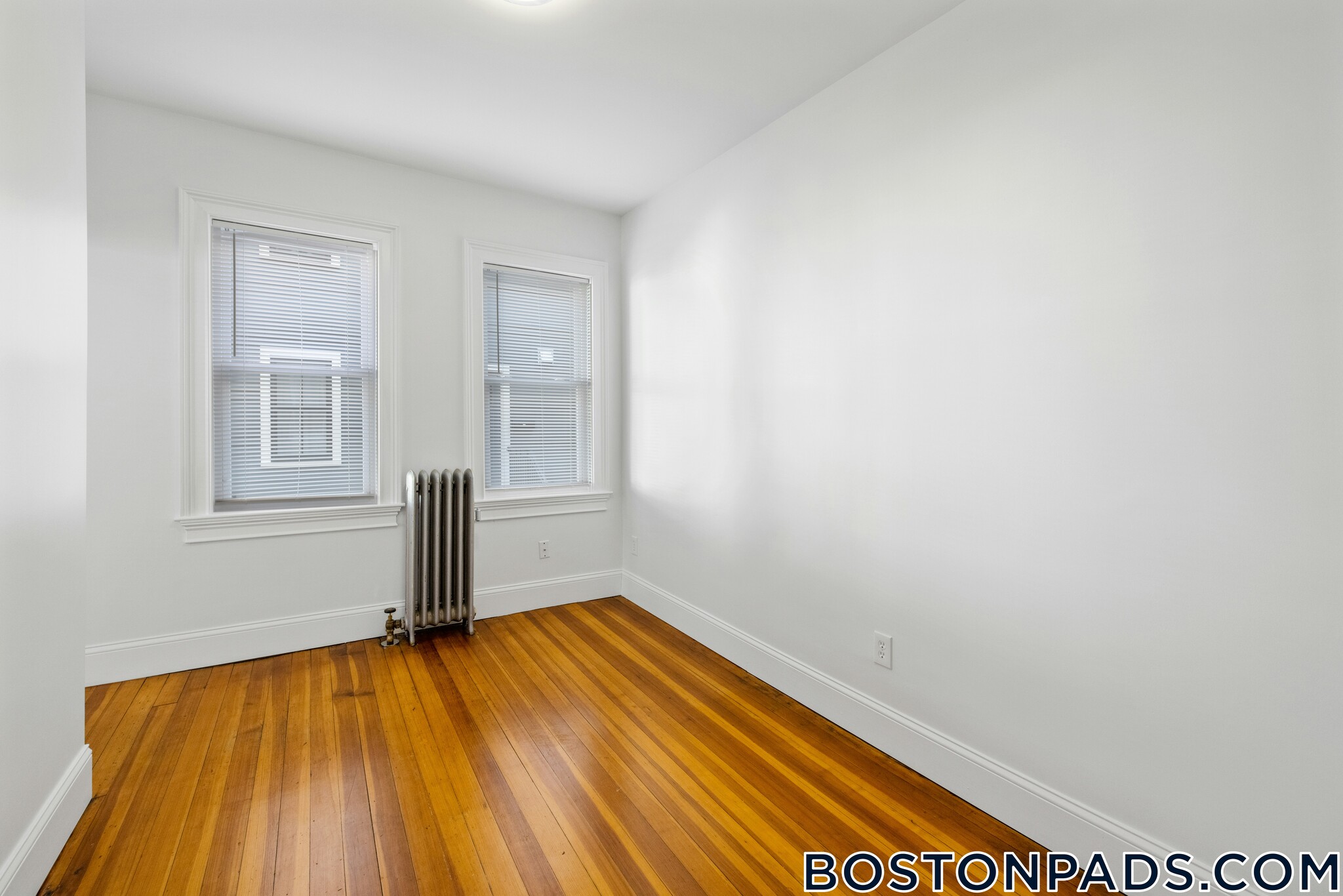 Building Photo - 122 Columbia St