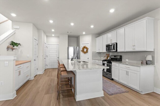 Building Photo - 7210 Travertine Spring Dr