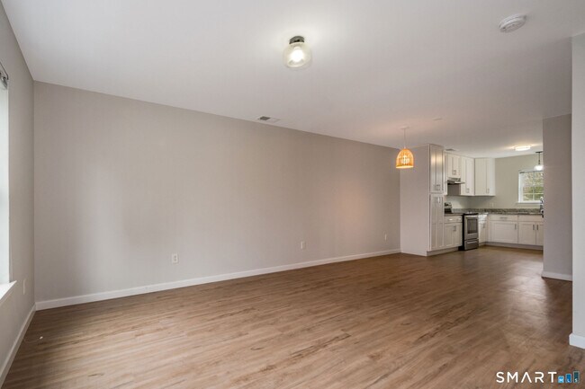 Building Photo - 77 Lyme St