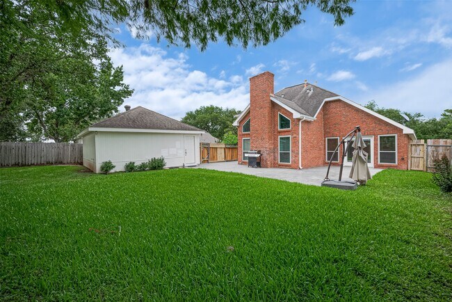 Building Photo - 3406 Mesquite Dr