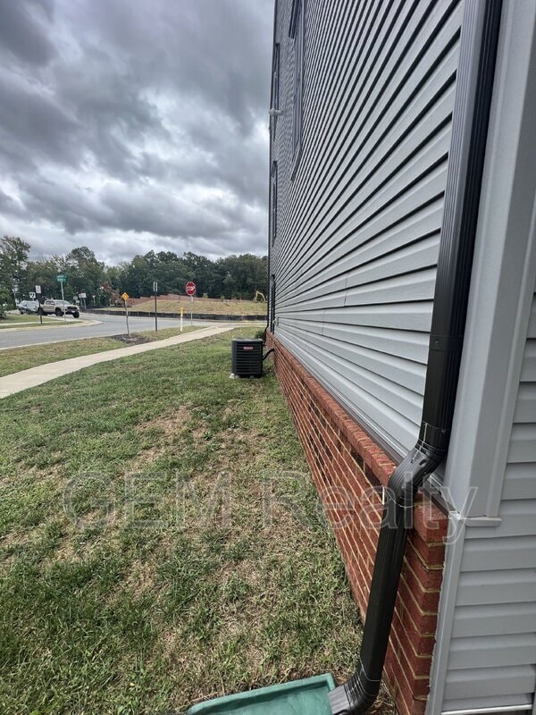 Building Photo - 1101 Rampart Dr