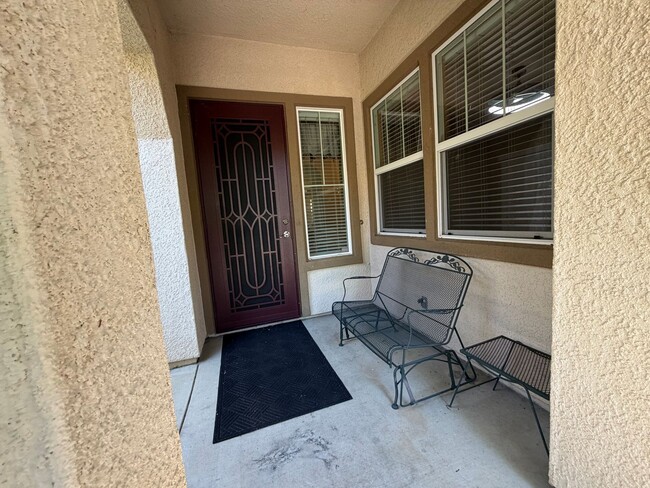 Building Photo - Spacious 4-Bedroom Elk Grove Home with Updated Kitchen, Quartz Countertops! VIEW TODAY!