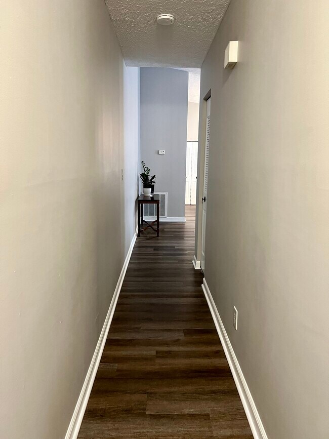 Hallway - 2753 Edgewood Ln
