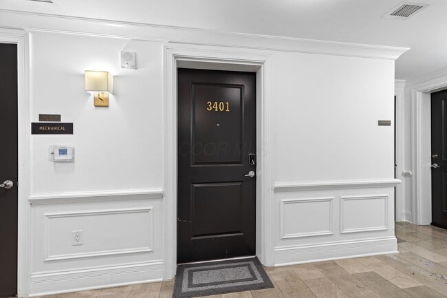 Building Photo - 50 W Broad St