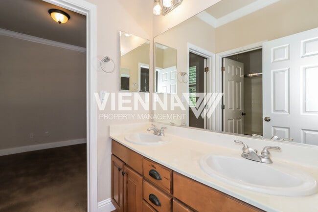 Building Photo - 1311 Green Ravine Dr
