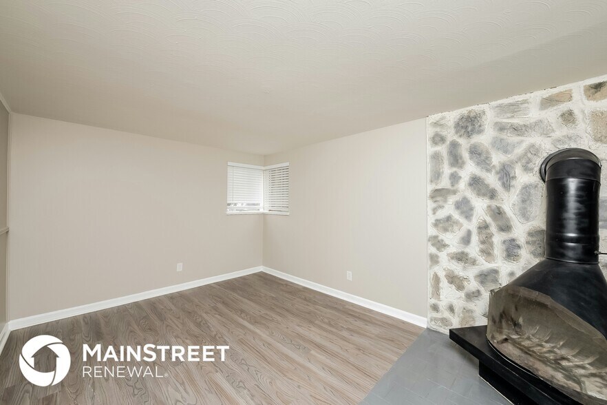 Building Photo - 6025 Parfet St