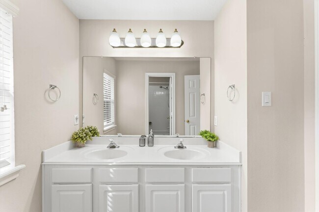 Building Photo - 91 S Downy Willow Cir