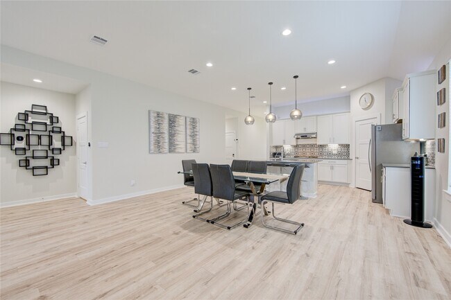 Building Photo - 22534 Petrizzi Ln