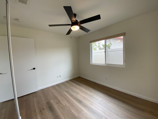 Building Photo - Spacious 4 Bedroom 2 Bath in Desirable Oceanside!