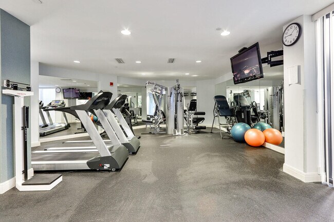 Building Photo - 3000 N Ocean Dr