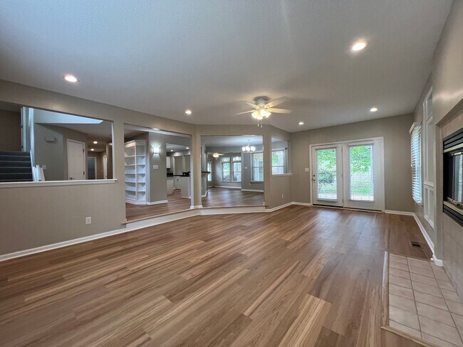 Building Photo - Beautifully Updated Kiln Creek Home with G...
