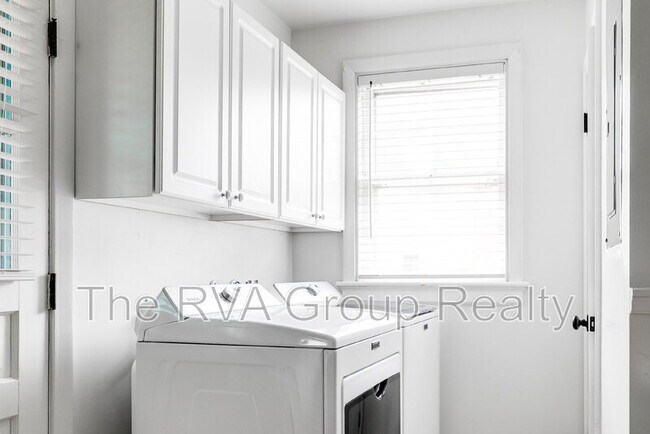 Building Photo - 6325 Glyndon Ln