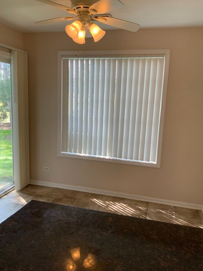 Building Photo - 1675 Mansfield Ct