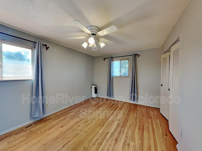 Building Photo - 1051 Hathaway Dr