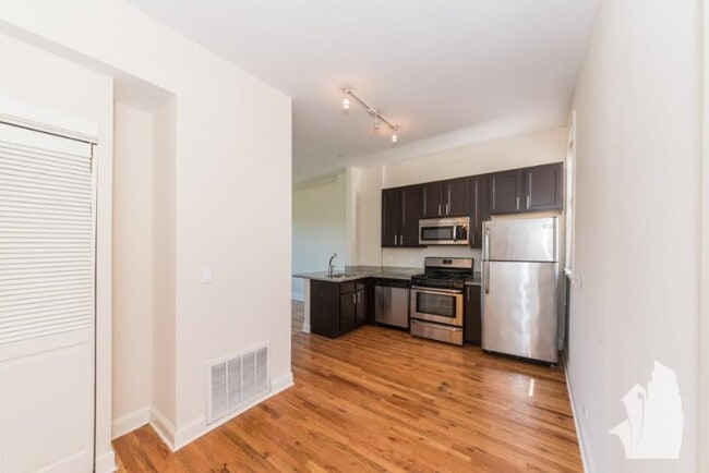 Primary Photo - 2 bedroom in Chicago IL 60647