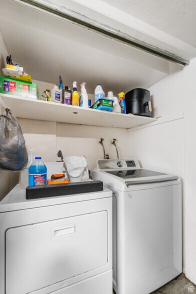 Building Photo - 2324 Quincy Ave