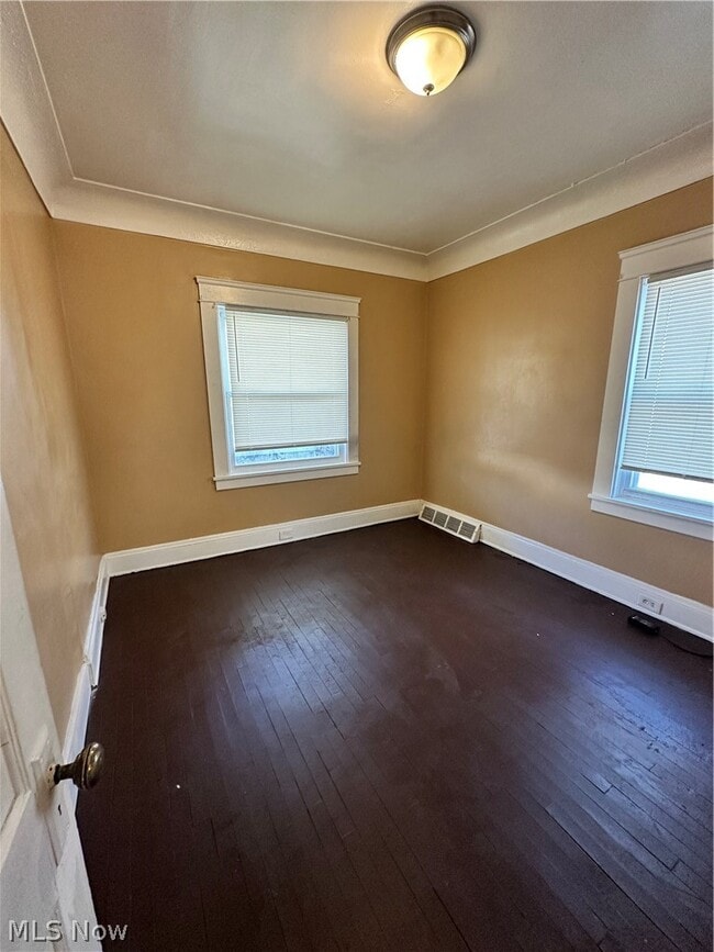 Building Photo - 816 London Rd