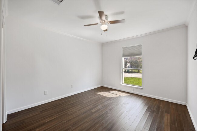 Building Photo - 6210 Gladewell Dr
