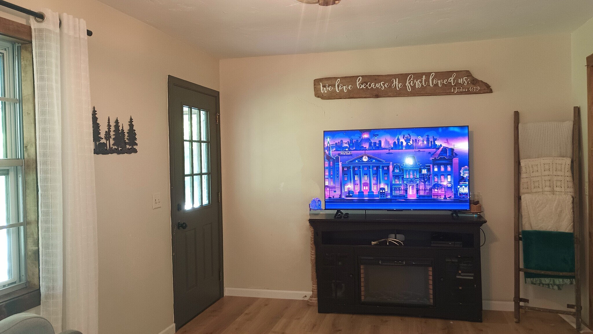 Building Photo - 615 Tank Hill Rd