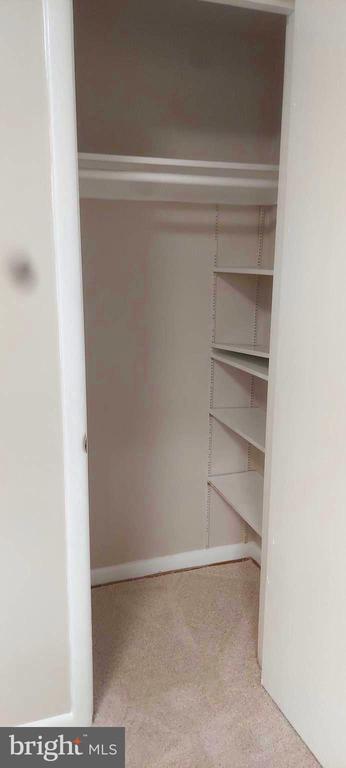 Building Photo - 9820 Inglemere Dr