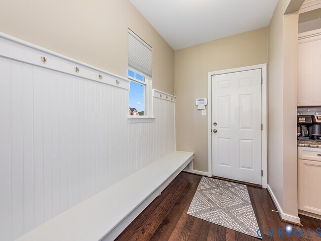 Building Photo - 1712 James Overlook Dr