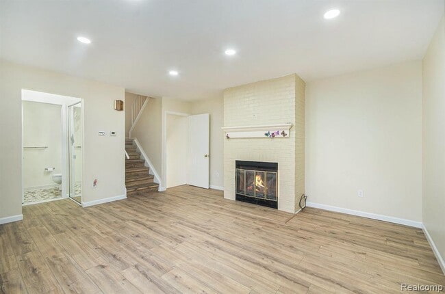 Building Photo - 37313 Clubhouse Dr