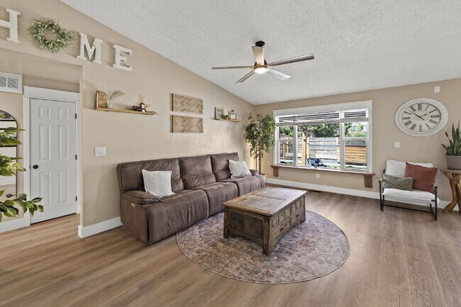 Building Photo - Modern Comfort Meets Charm – Beautifully U...