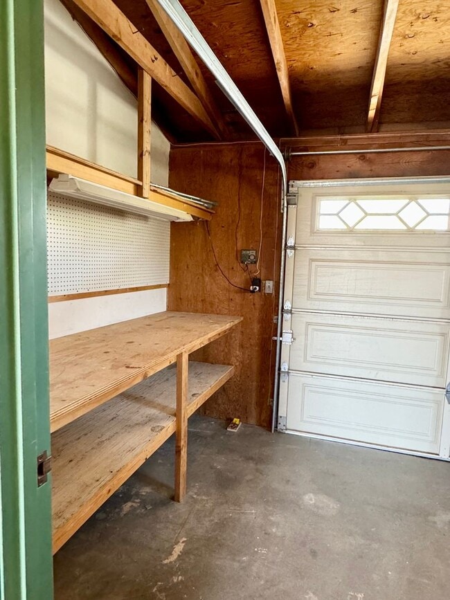 Building Photo - Come soon! 2 Bedroom home