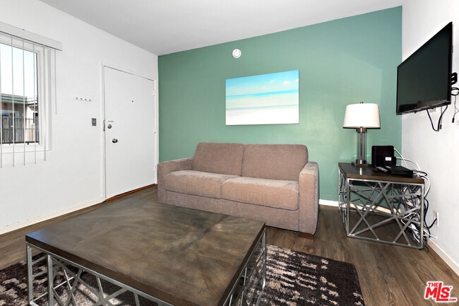 Building Photo - 3743 McLaughlin Ave