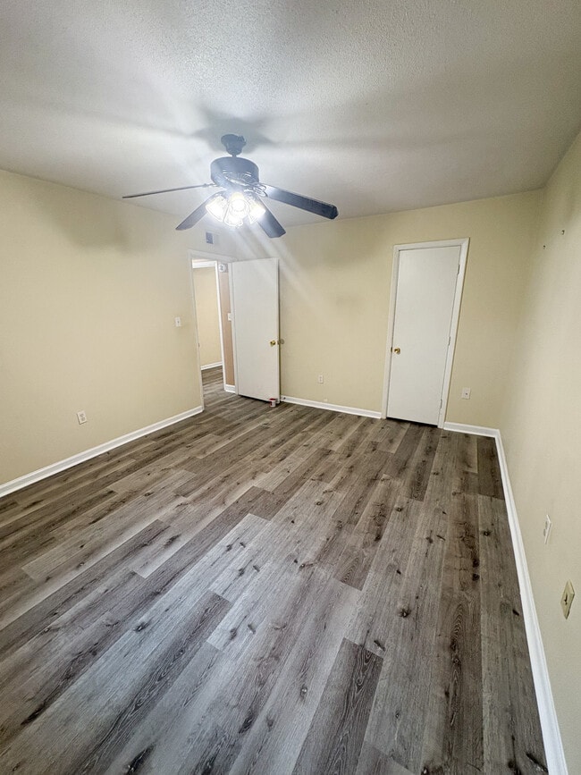 Building Photo - 1100 Skyland Dr