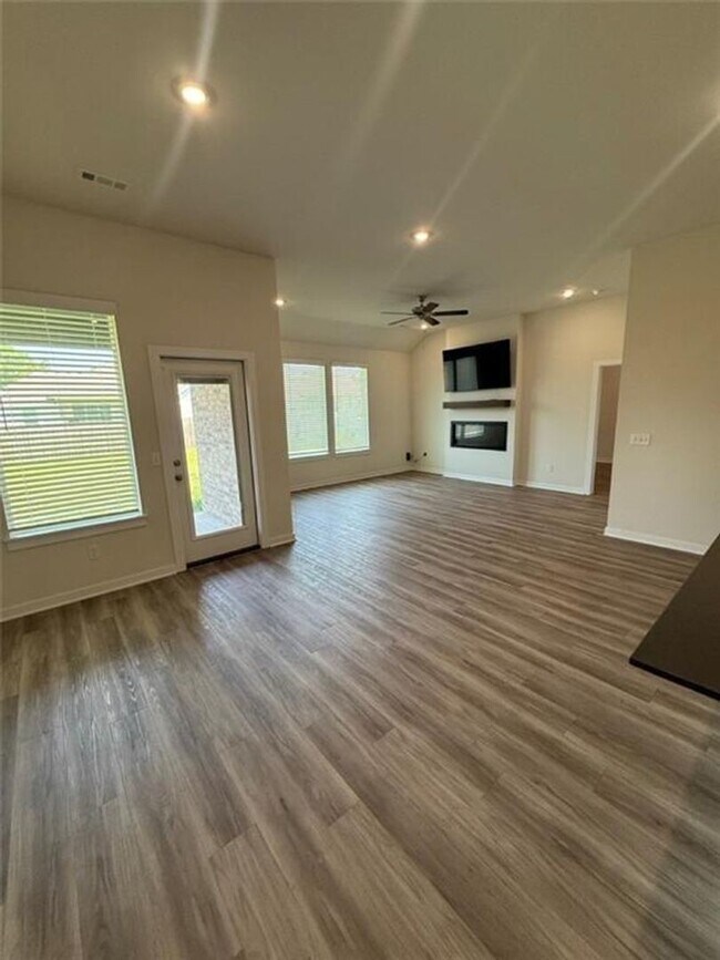 Building Photo - Beautiful Home in a Great Location