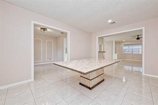 Building Photo - 11503 High Star Dr