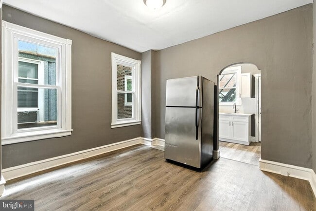 Building Photo - 1618 S 56th St