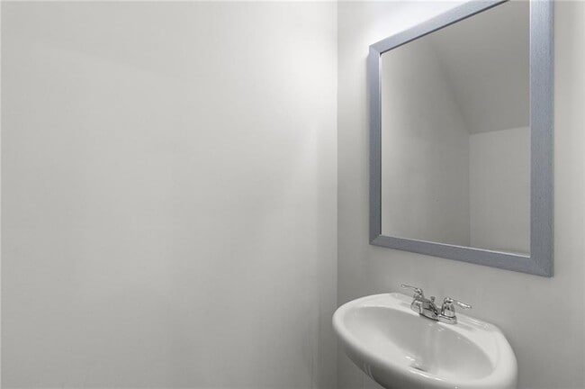 Building Photo - 509 Magnolia Cir