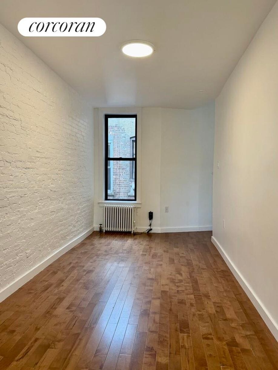 Building Photo - 1348 Putnam Ave