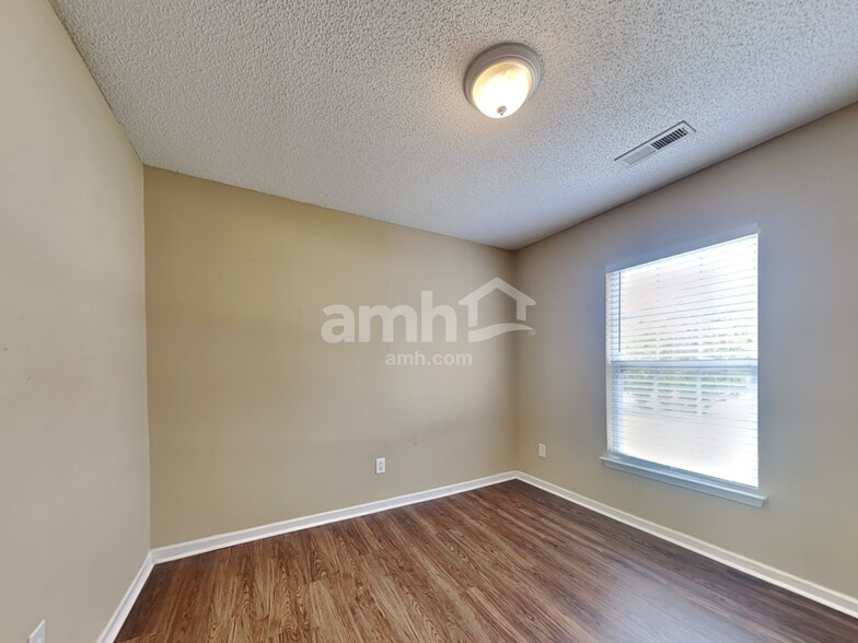 Building Photo - 5023 Holdsworth Dr