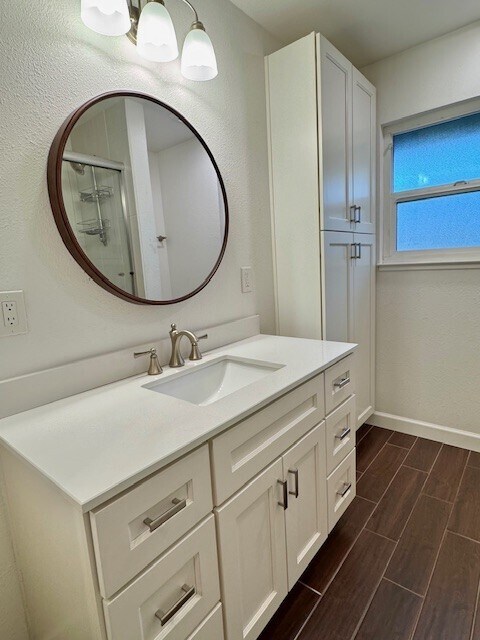 Building Photo - 5434 Roundtree Ct