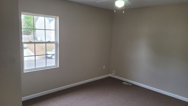 Building Photo - Spacious Home In Garner