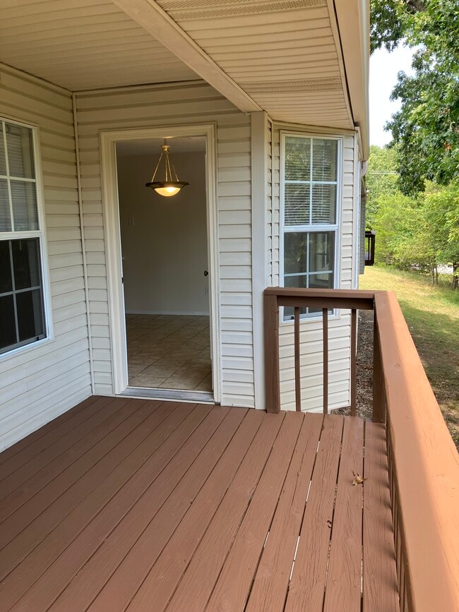 Building Photo - 8632 Golf Creek Dr