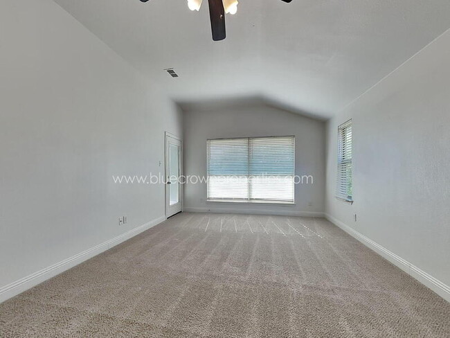 Building Photo - 2065 Pontchartrain Dr