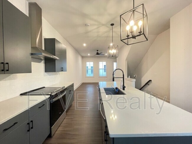 Building Photo - 194 Chestnut Cir