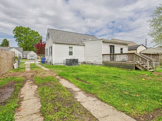 Building Photo - 3853 Atterbury St
