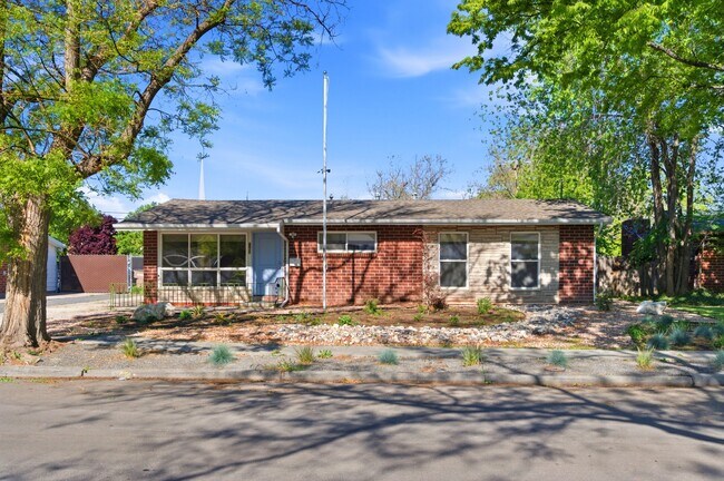 Building Photo - 1153 Buccaneer Dr