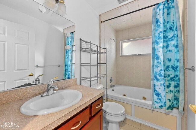 Building Photo - 904 Trombley Rd